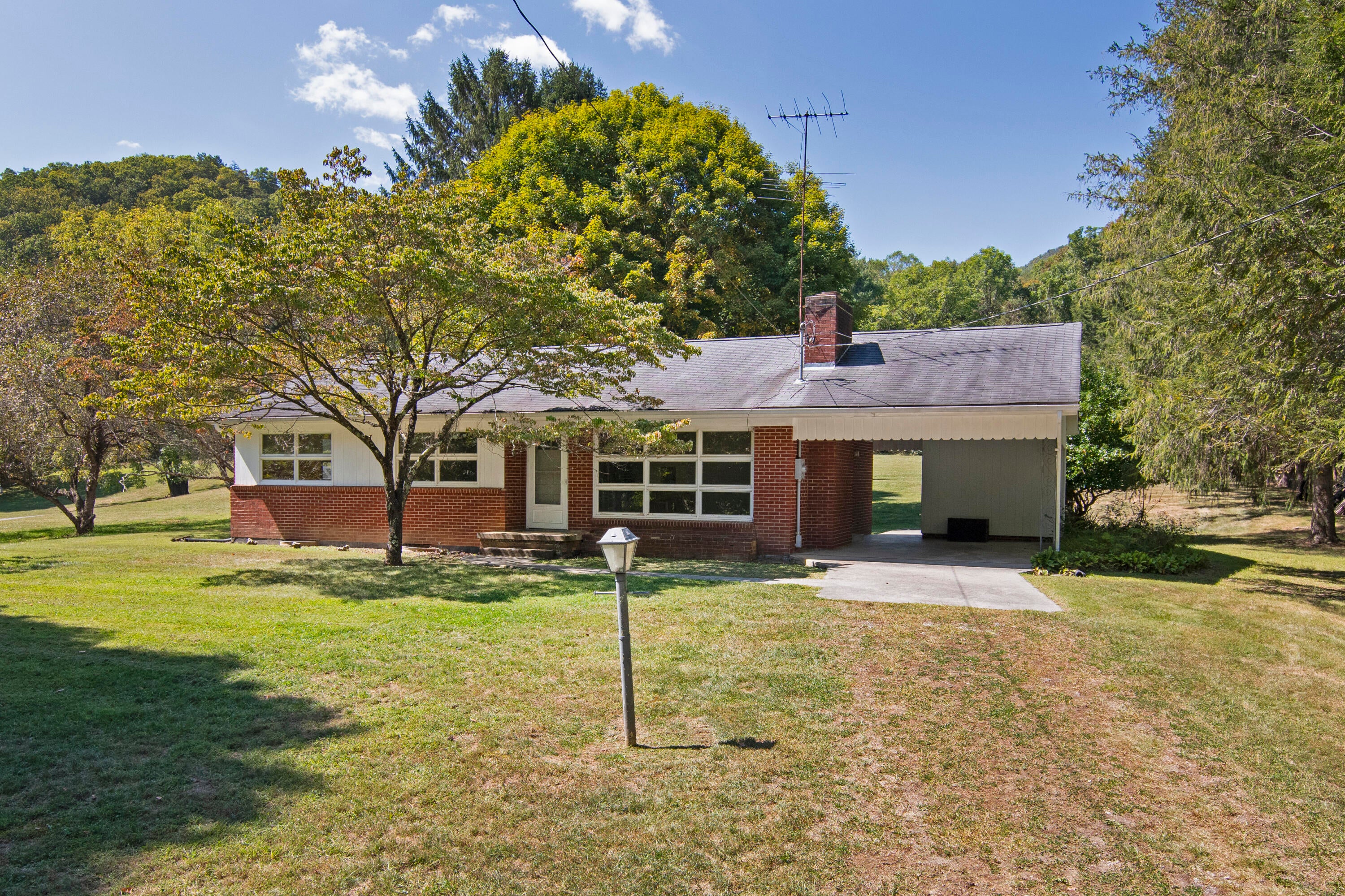 155 Dickson Road Caldwell, WV 24925 - Photo 1 of 78 Gallery Image 1