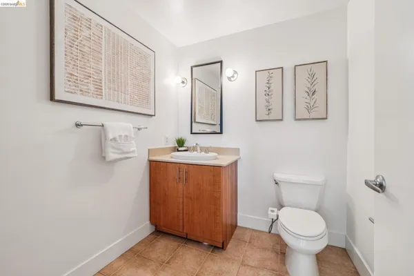 $999,000 | 438 West Grand Avenue, Unit 420, Oakland, CA 94612