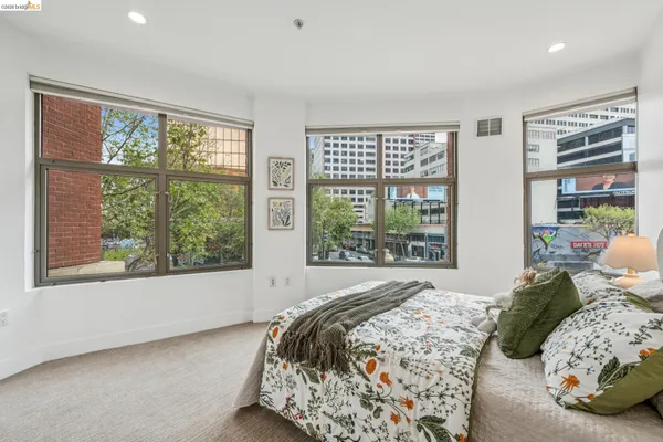 $999,000 | 438 West Grand Avenue, Unit 420, Oakland, CA 94612