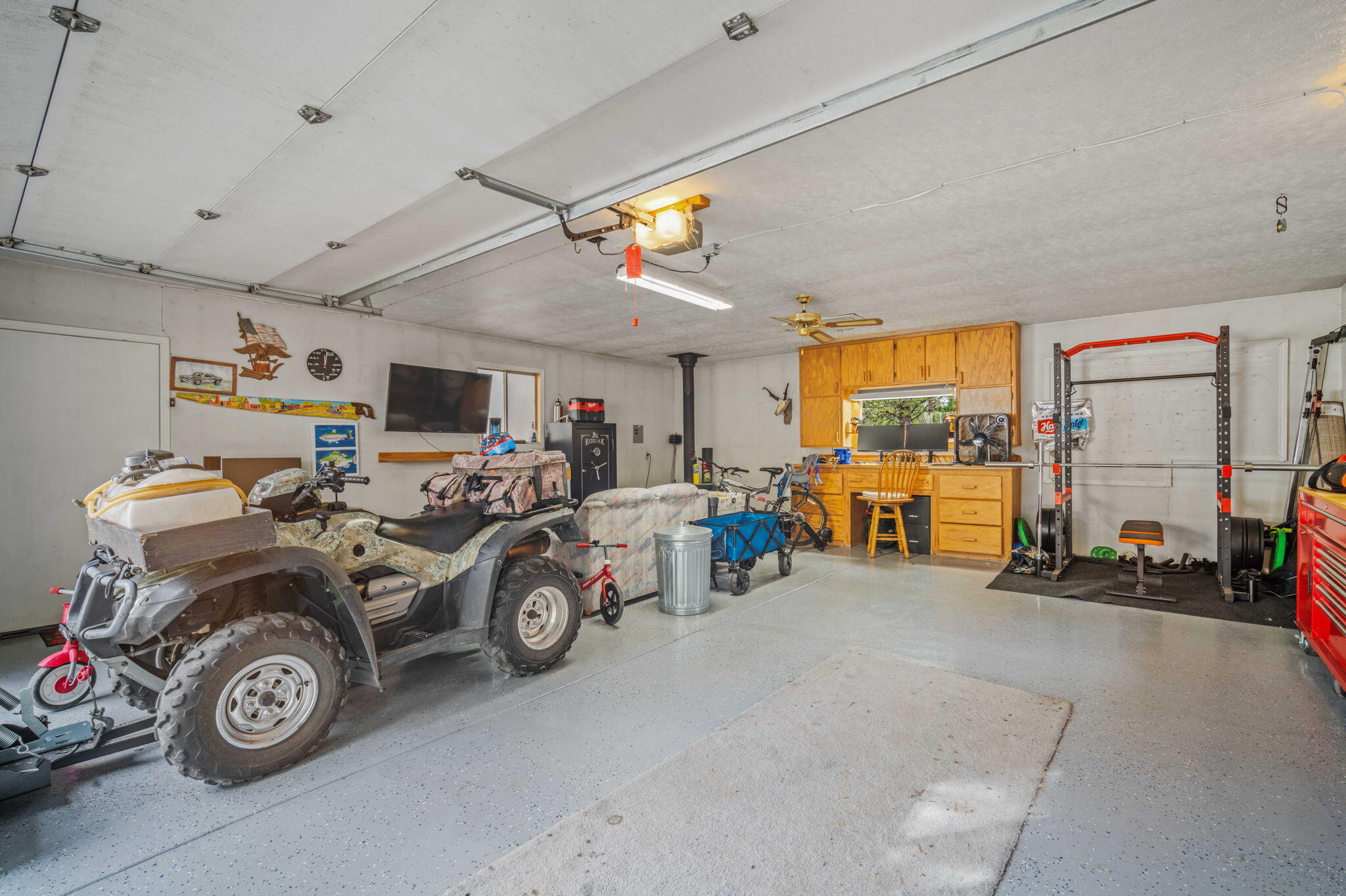147135 Bills Road Gilchrist, OR 97737 - Photo 27 of 45 Automatic garage door