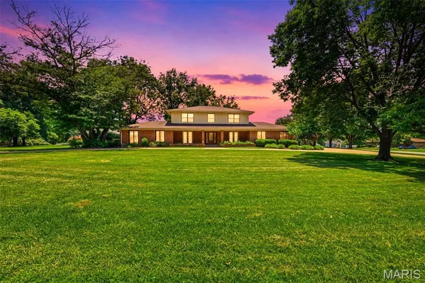 $700,000 | 14196 Cross Trails Drive, Chesterfield, MO 63017