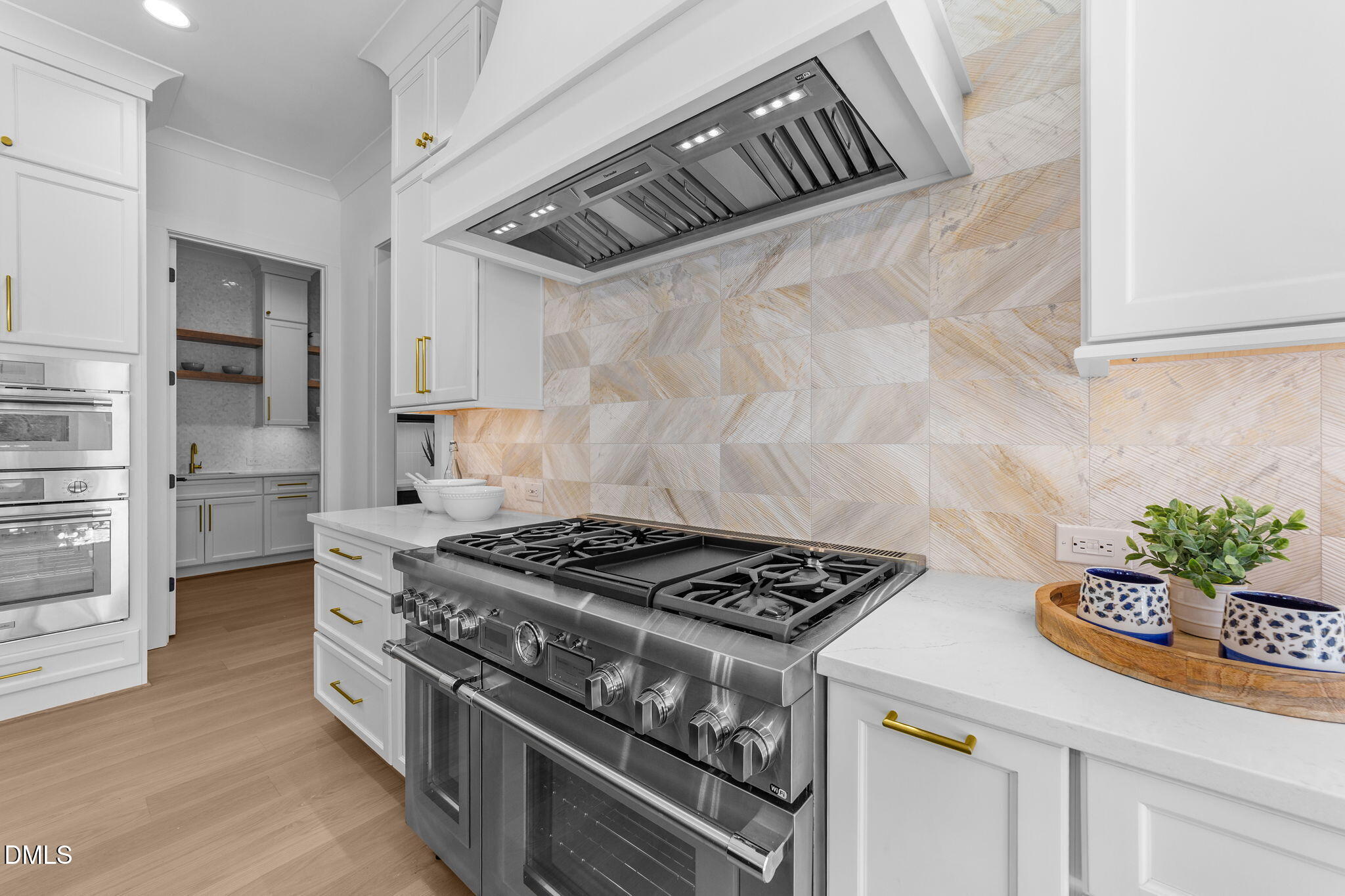 1218 Kingwood Drive Raleigh, NC 27609 - Photo 11 of 53 30-web-or-mls-VB4A8600