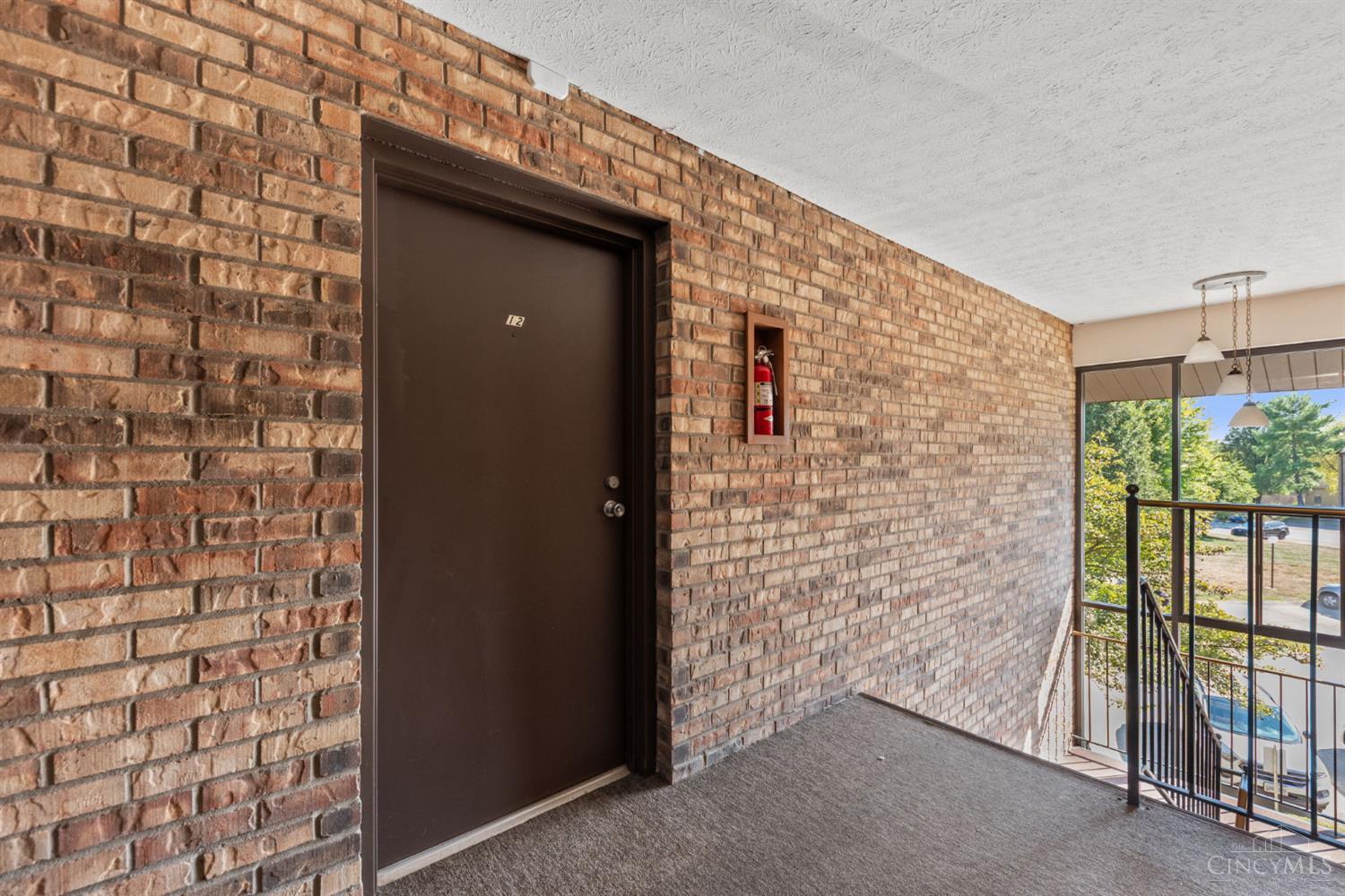 539 Davis Road, Unit 12 Cincinnati, OH 45255 - Photo 3 of 33