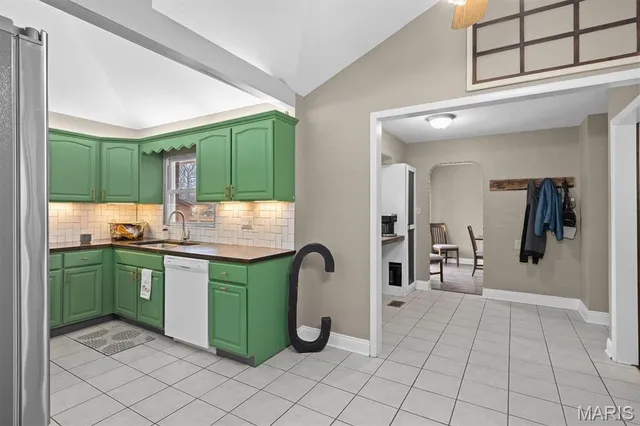 $195,000 | 270 South 9th Street, Wood River, IL 62095