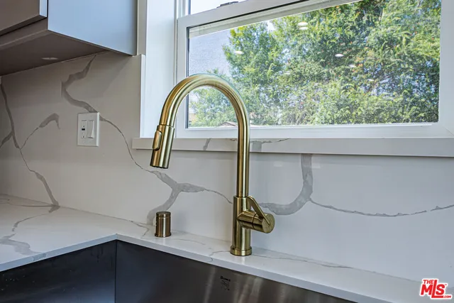 a close view of sink and tap