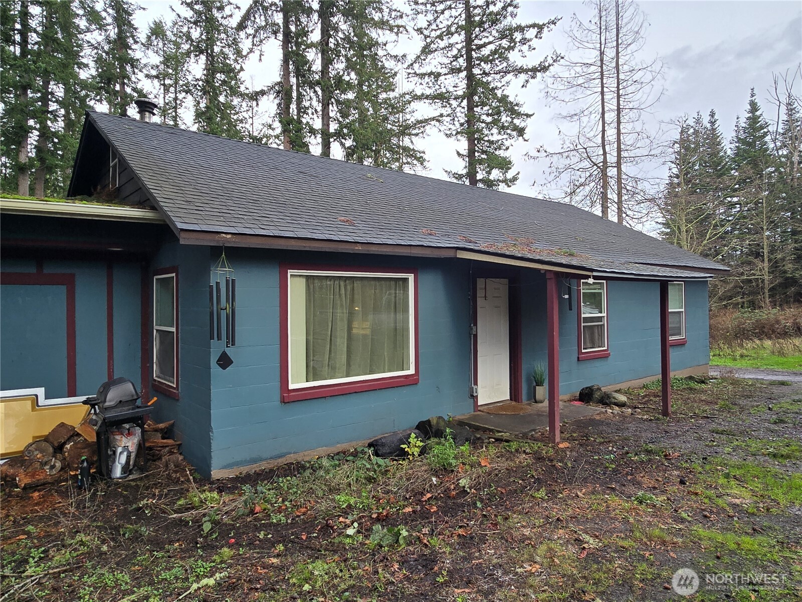 276261 Highway 101 Sequim, WA 98382 - Photo 3 of 33 a view of a barn house