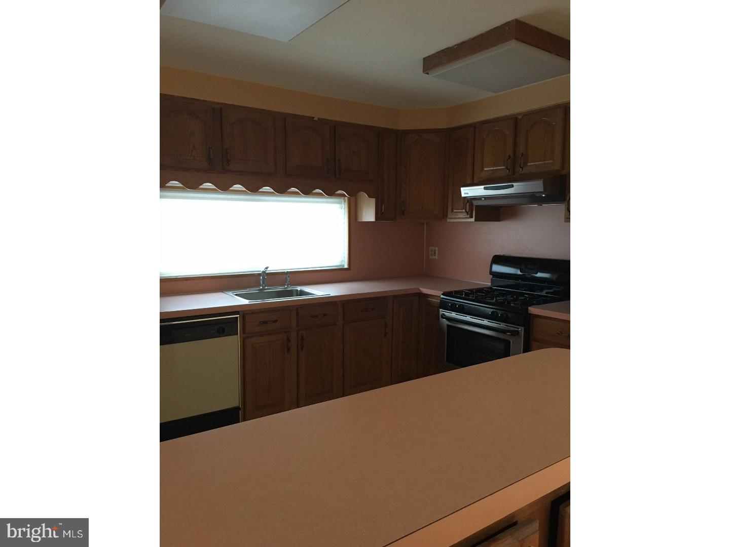 8834 Blue Grass Road Philadelphia, PA 19152 - Photo 11 of 18 Gallery Image 11
