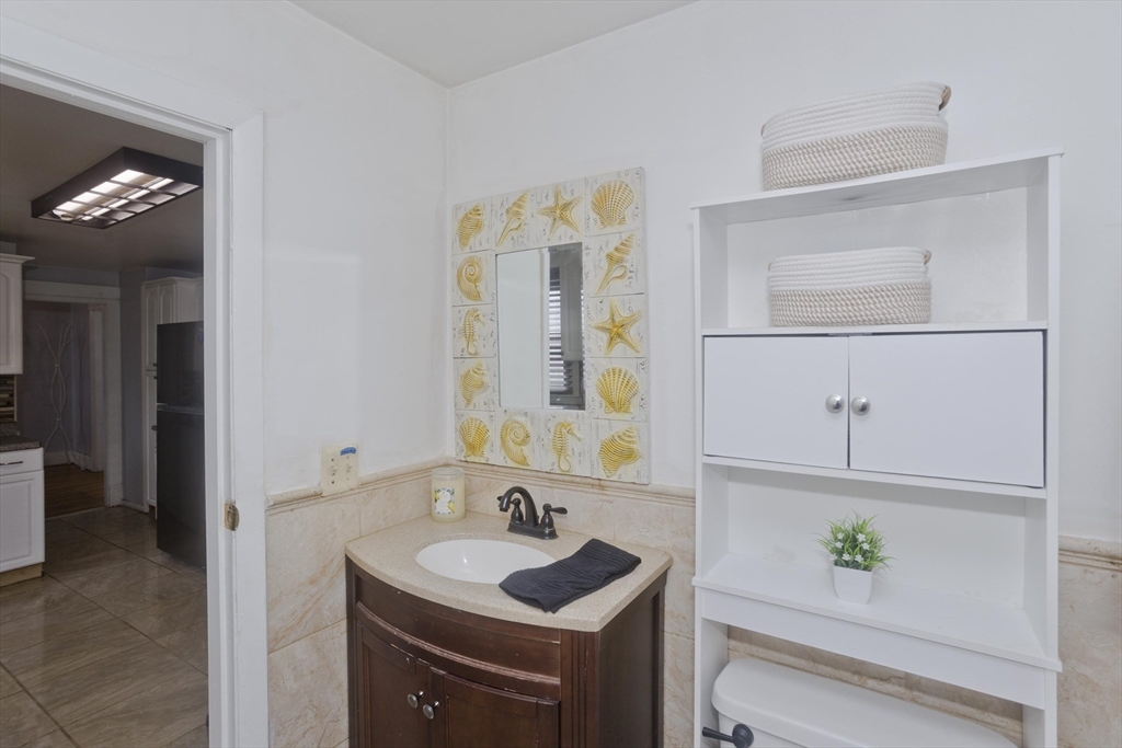 15 Monticello Avenue Springfield, MA 01109 - Photo 28 of 42