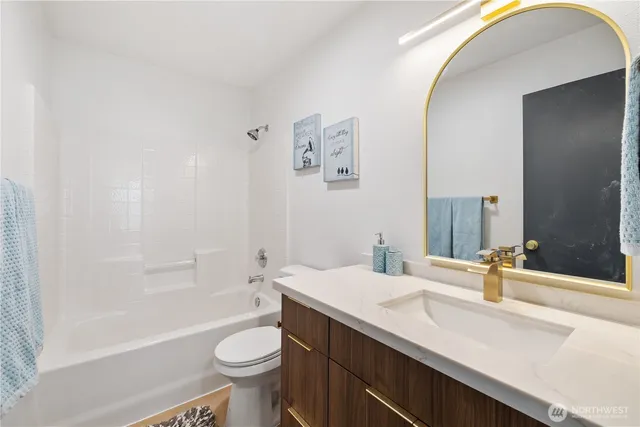 $635,000 | 19718 76th Avenue West, Unit C, Lynnwood, WA 98036