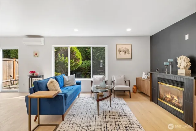 $635,000 | 19718 76th Avenue West, Unit C, Lynnwood, WA 98036