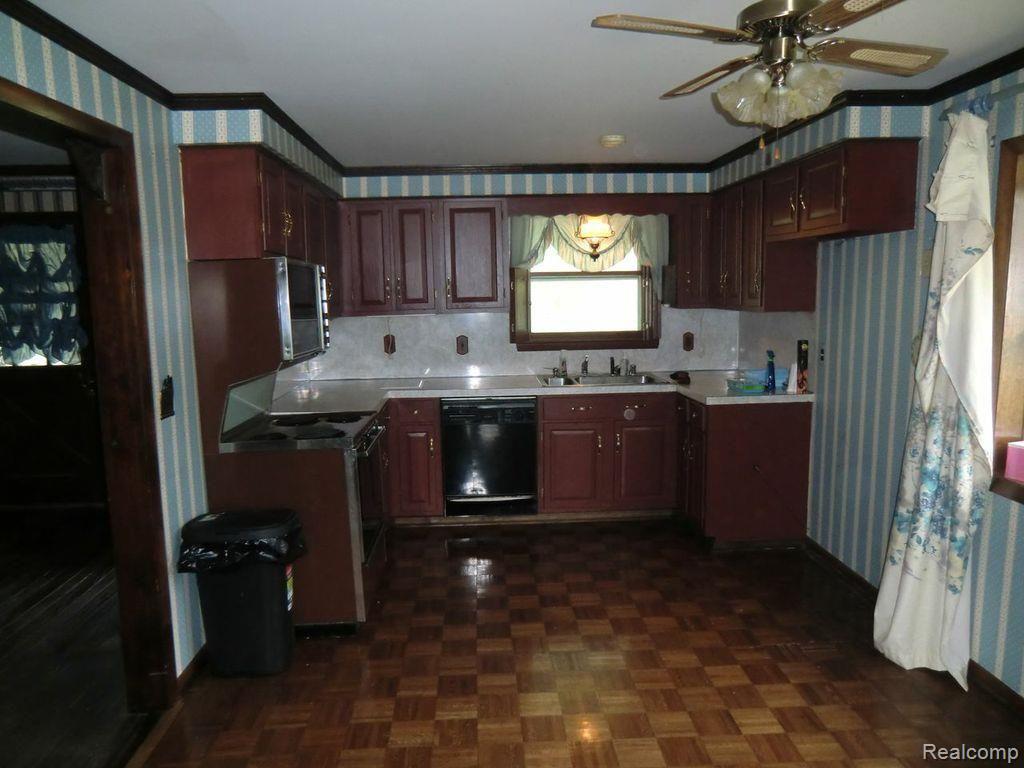 8414 Kendall Road Columbus, MI 48063 - Photo 7 of 16 GjeRcagD5CxTySqMEHL-WFmEAge5NX4B6c1-hK8e2M4.jpg