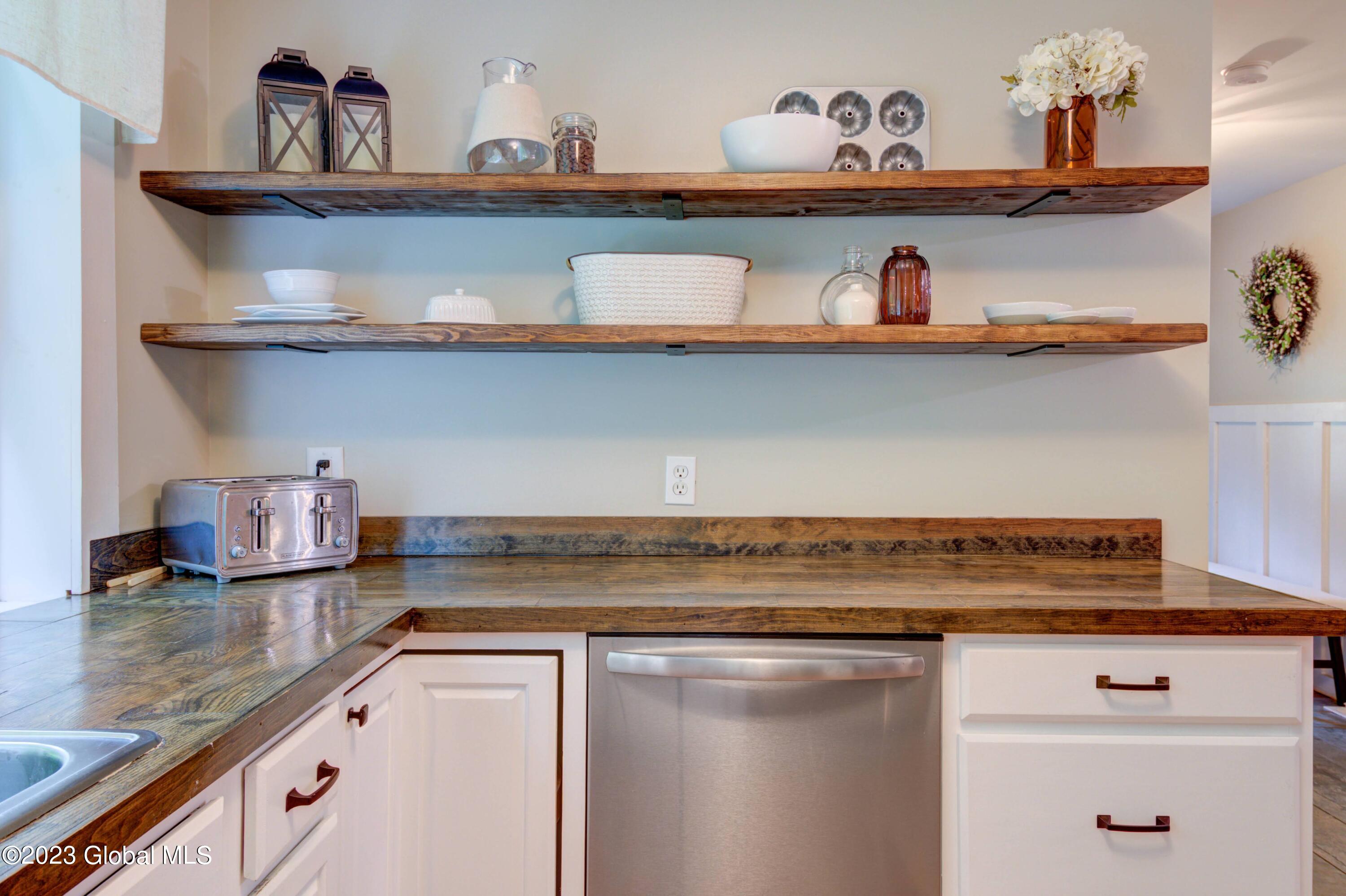 205 Progress Road Gloversville, NY 12078 - Photo 10 of 52 14-205 Progress rd