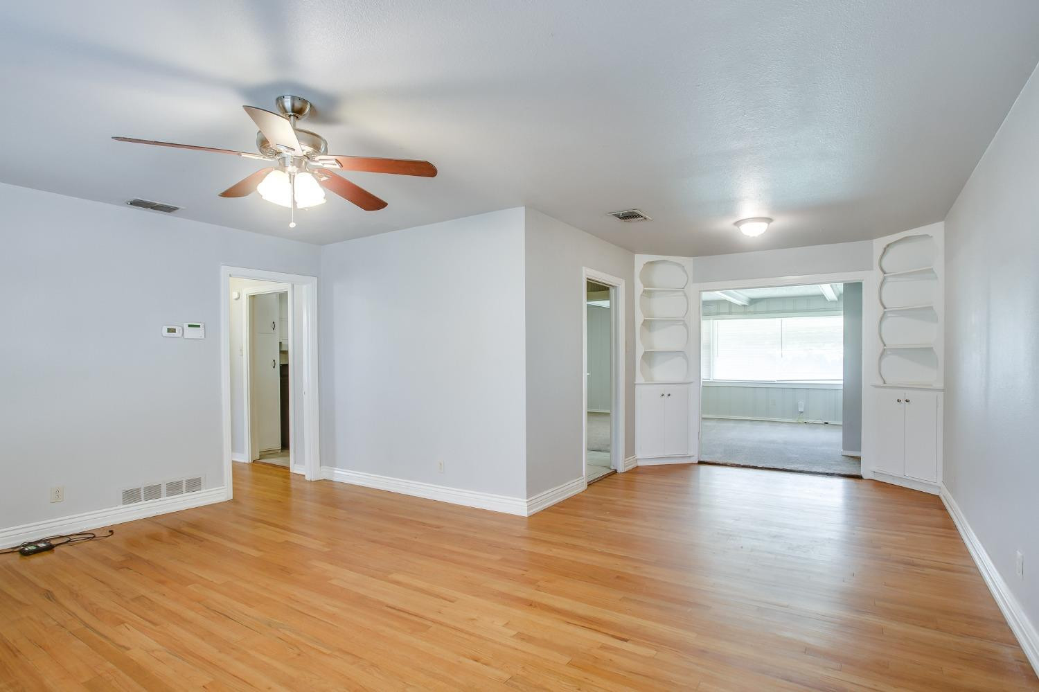 3209 31st Street Lubbock, TX 79410 - Photo 3 of 14 Photo 3