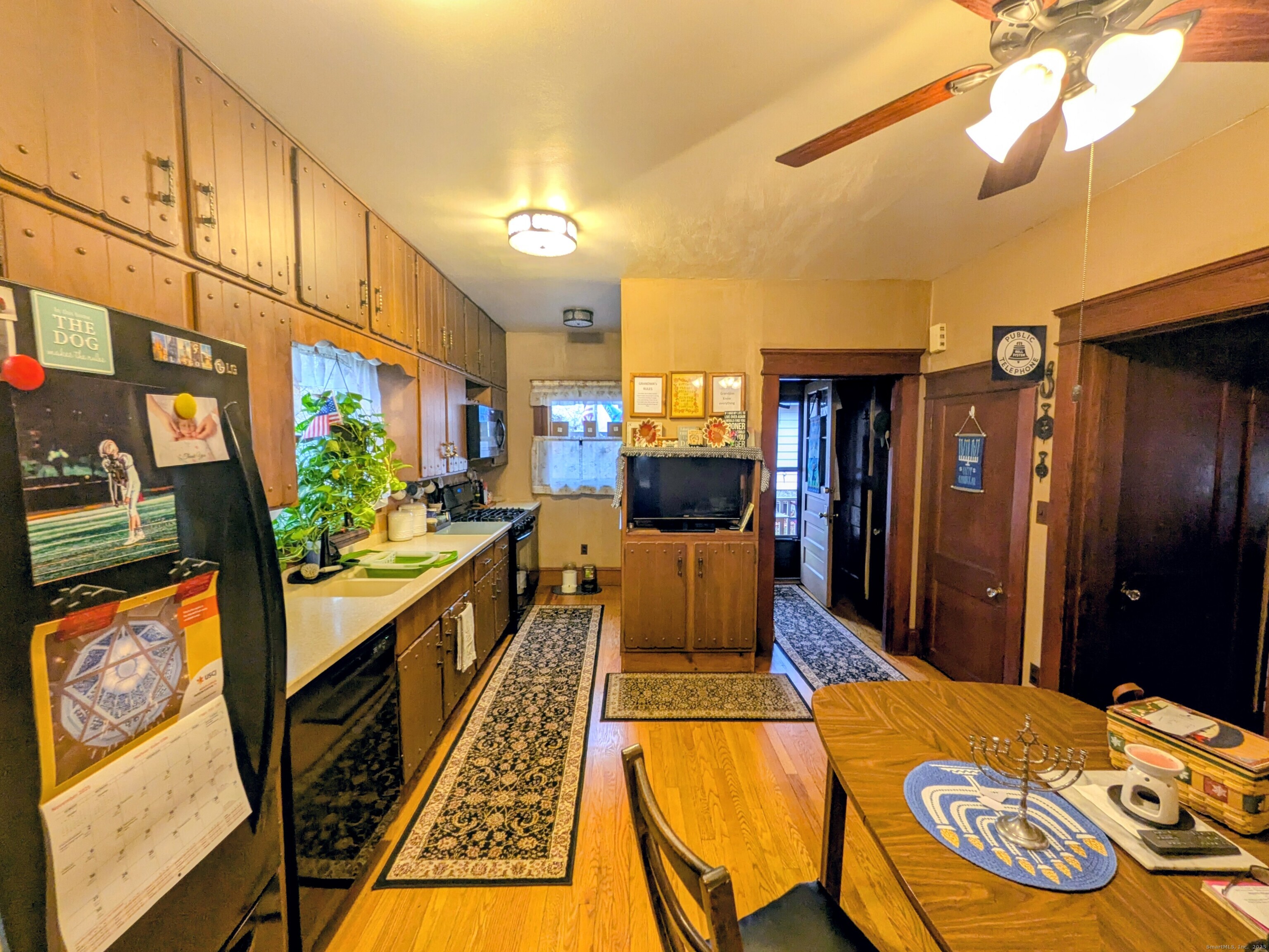 61 Pershing Avenue Seymour, CT 06483 - Photo 2 of 26