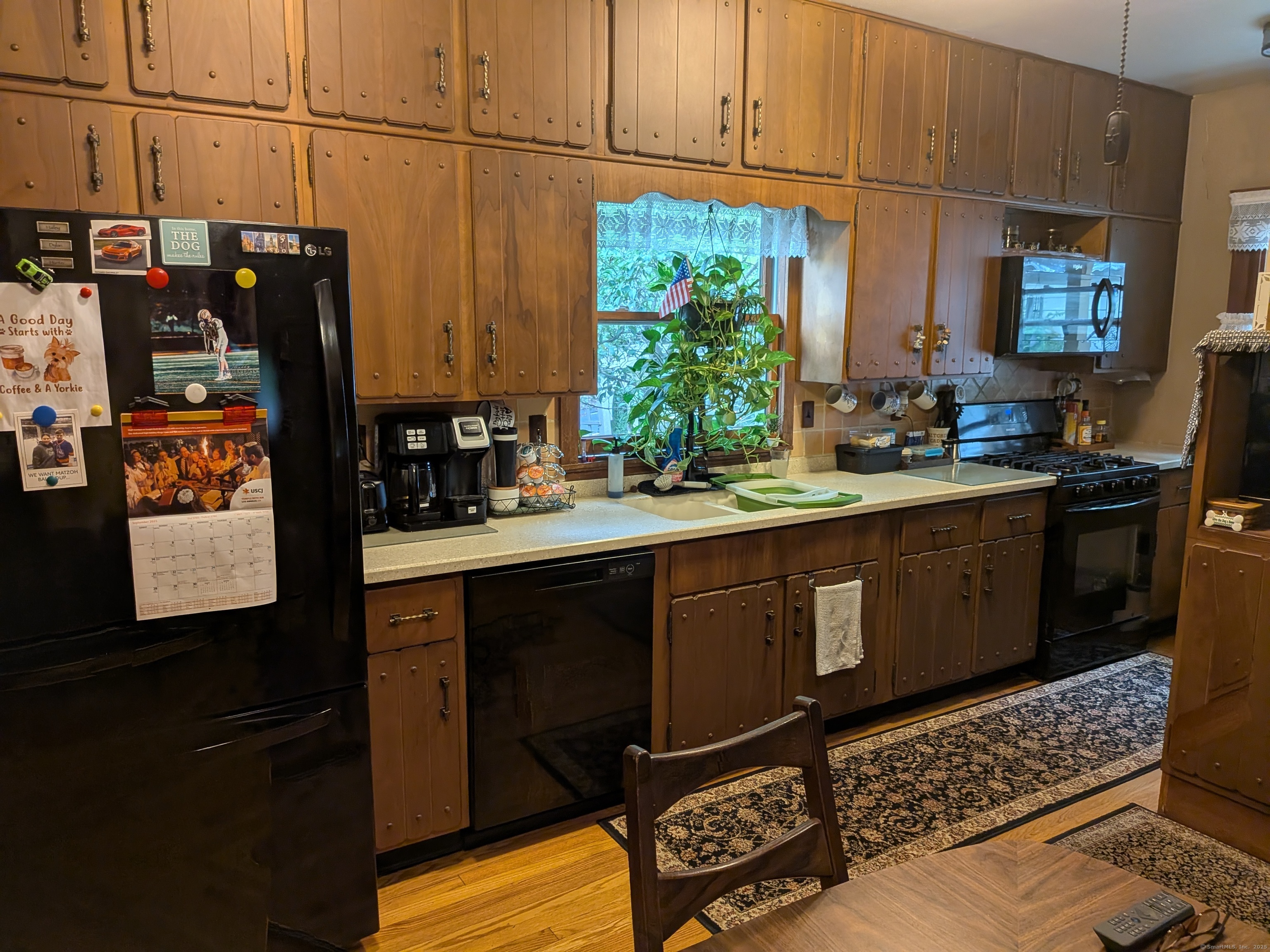 61 Pershing Avenue Seymour, CT 06483 - Photo 3 of 26