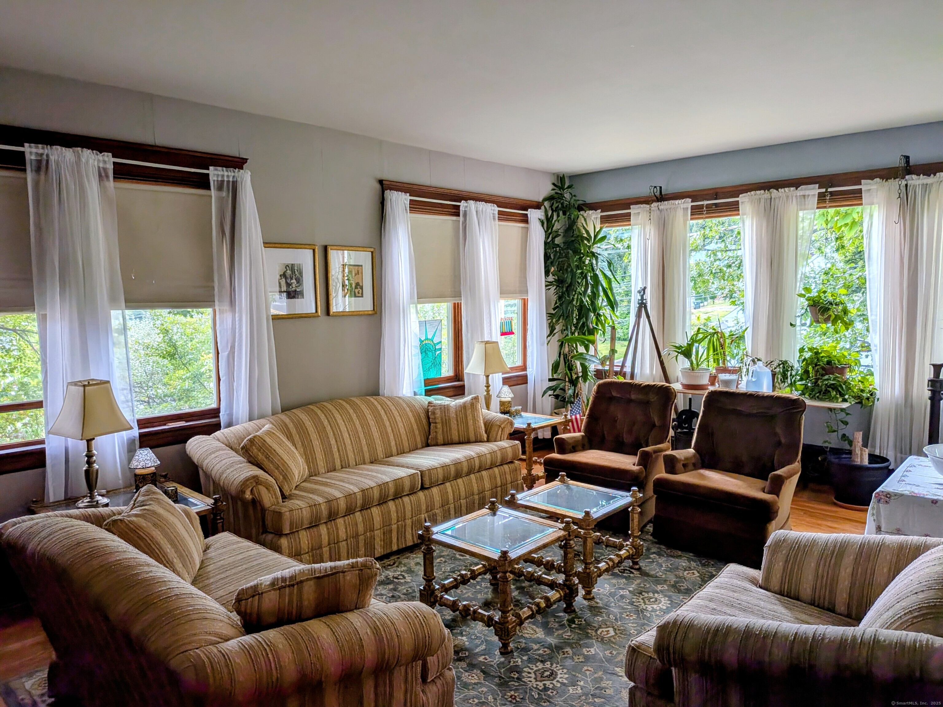 61 Pershing Avenue Seymour, CT 06483 - Photo 4 of 26