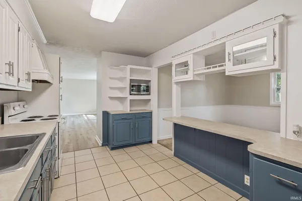 $214,900 | 556 Broad Avenue, Nappanee, IN 46550