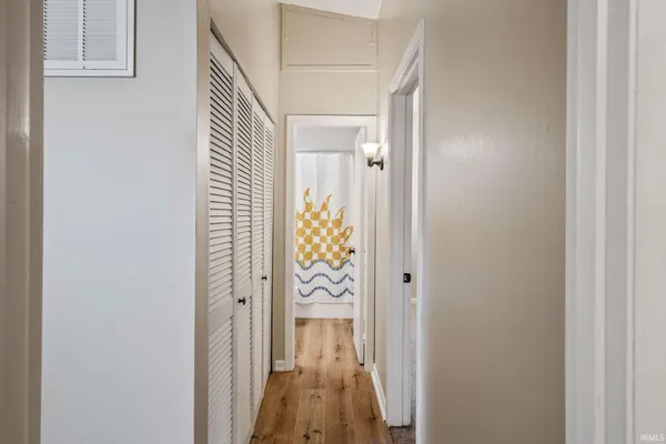 $214,900 | 556 Broad Avenue, Nappanee, IN 46550