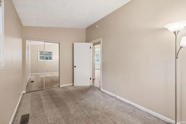 $214,900 | 556 Broad Avenue, Nappanee, IN 46550