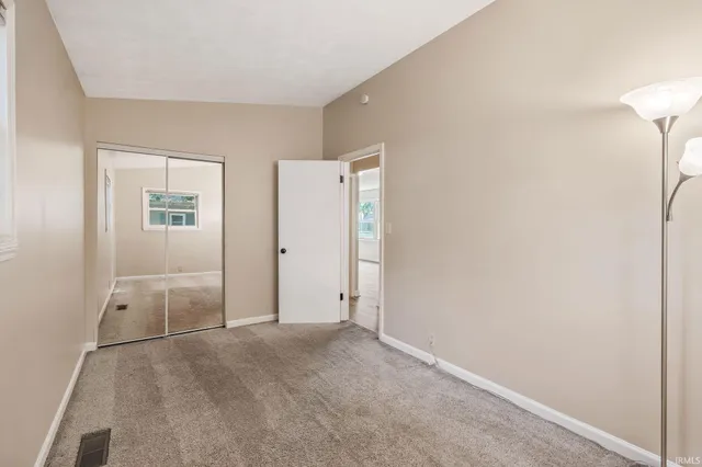 $214,900 | 556 Broad Avenue, Nappanee, IN 46550