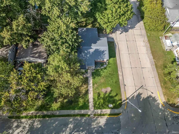 $214,900 | 556 Broad Avenue, Nappanee, IN 46550