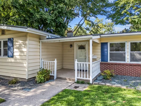 $214,900 | 556 Broad Avenue, Nappanee, IN 46550