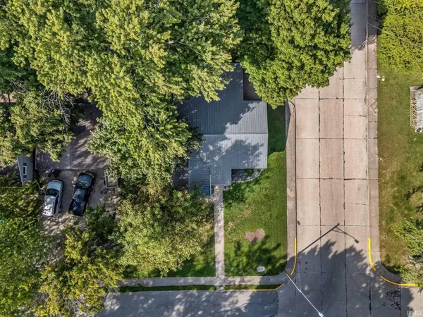 $214,900 | 556 Broad Avenue, Nappanee, IN 46550