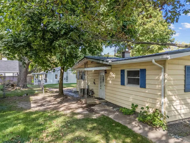 $214,900 | 556 Broad Avenue, Nappanee, IN 46550