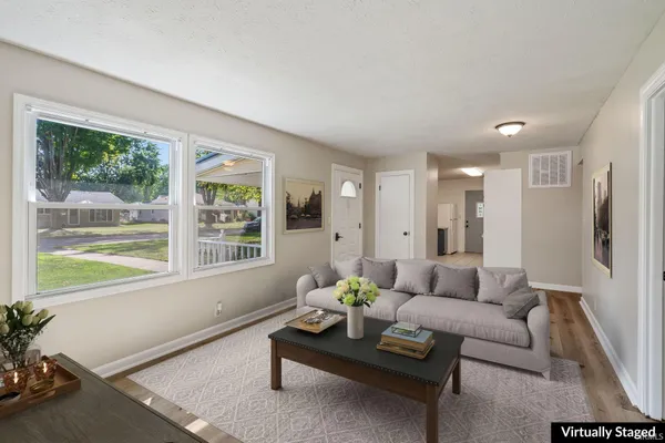 $214,900 | 556 Broad Avenue, Nappanee, IN 46550