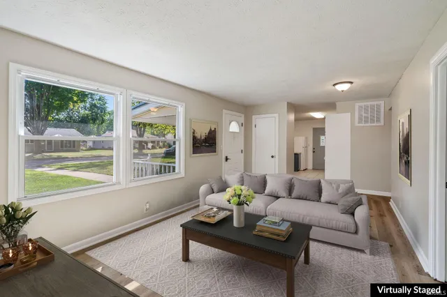 $214,900 | 556 Broad Avenue, Nappanee, IN 46550