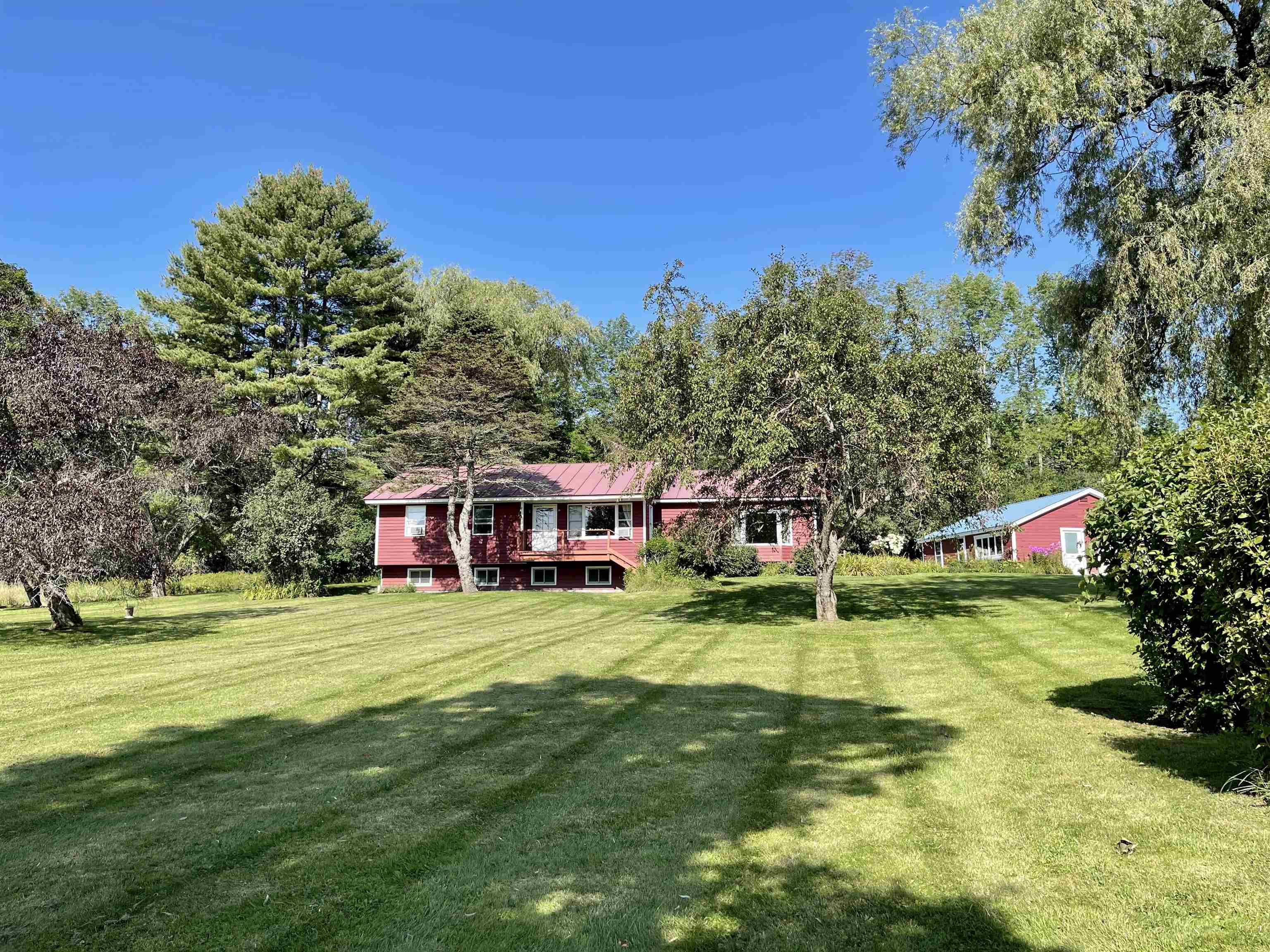 2767 Sawnee Bean Road Thetford, VT 05075 - Photo 2 of 13 Gallery Image 2