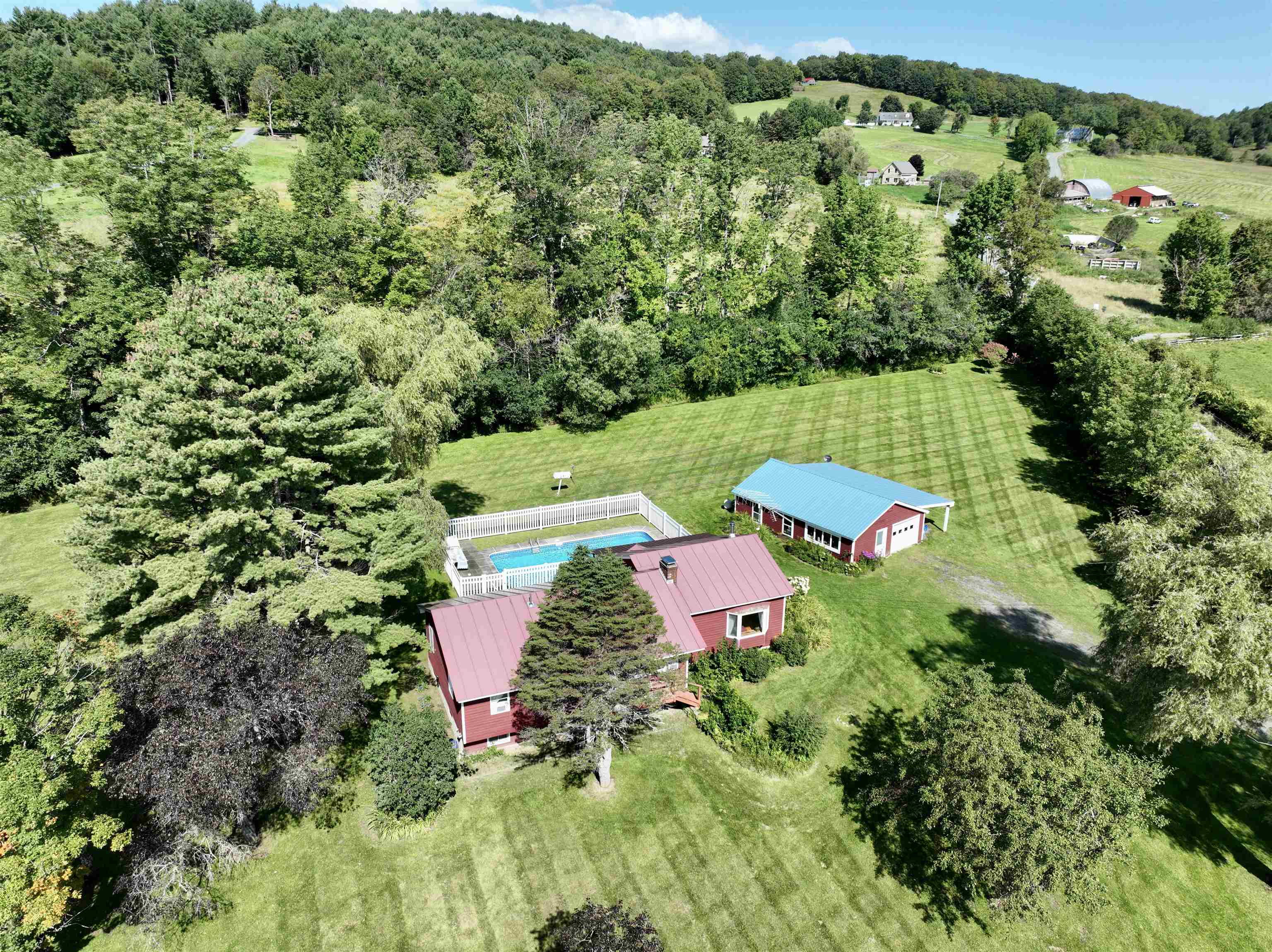 2767 Sawnee Bean Road Thetford, VT 05075 - Photo 4 of 13 Gallery Image 4