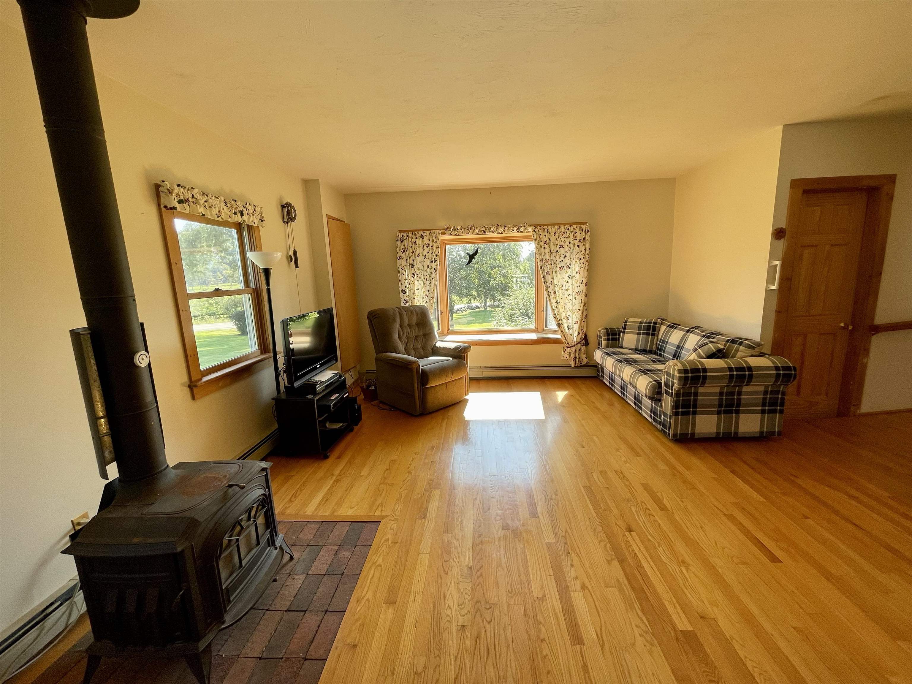 2767 Sawnee Bean Road Thetford, VT 05075 - Photo 10 of 13 Gallery Image 10