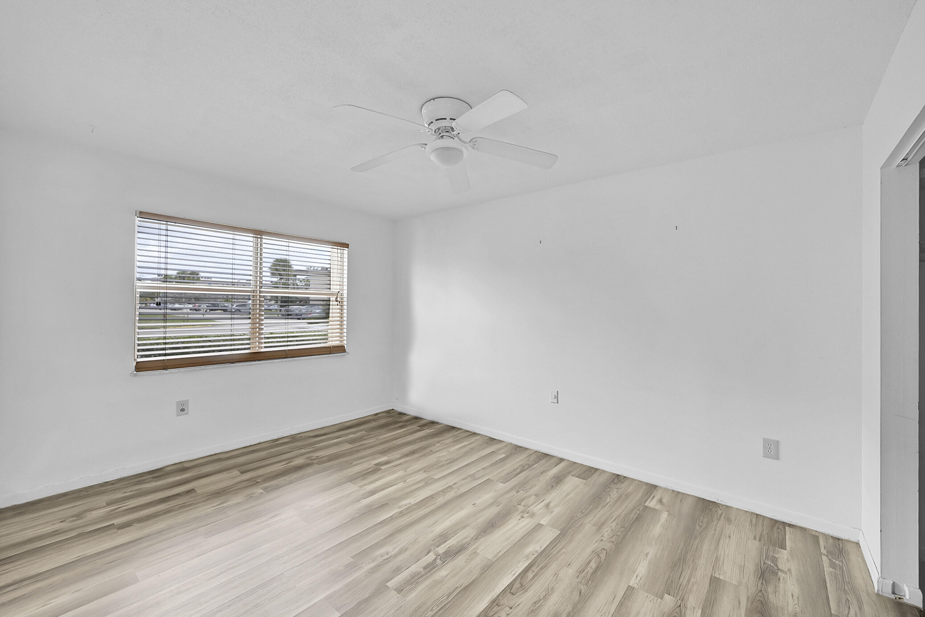 506 Davis Road, Unit 69 Palm Springs, FL 33461 - Photo 8 of 14 LSV 8