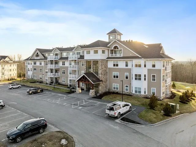 $699,900 | 3 Longview Drive, Unit 305, Atkinson, NH 03811