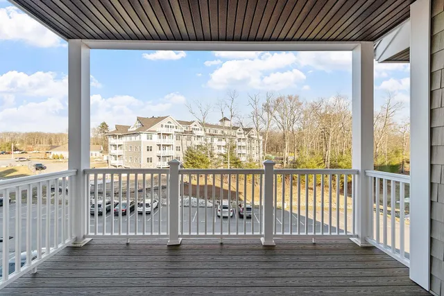 $699,900 | 3 Longview Drive, Unit 305, Atkinson, NH 03811