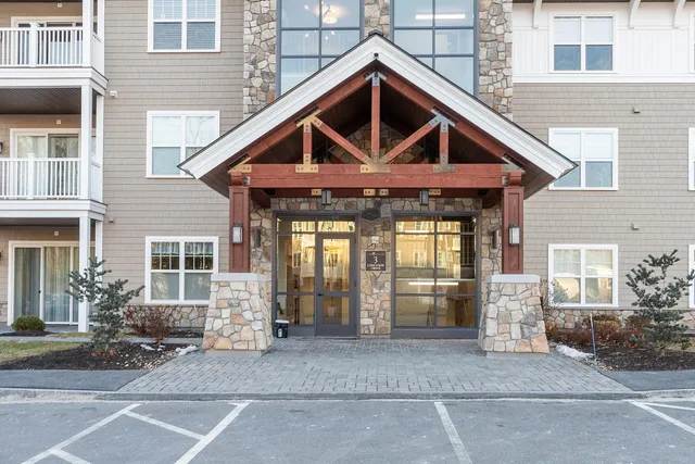 $699,900 | 3 Longview Drive, Unit 305, Atkinson, NH 03811