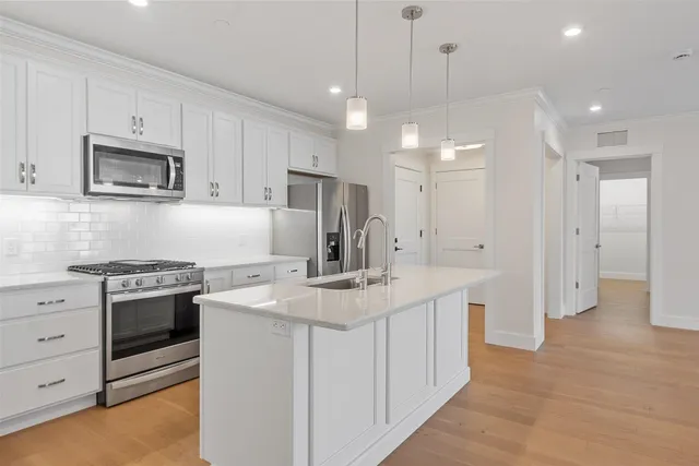 $699,900 | 3 Longview Drive, Unit 305, Atkinson, NH 03811