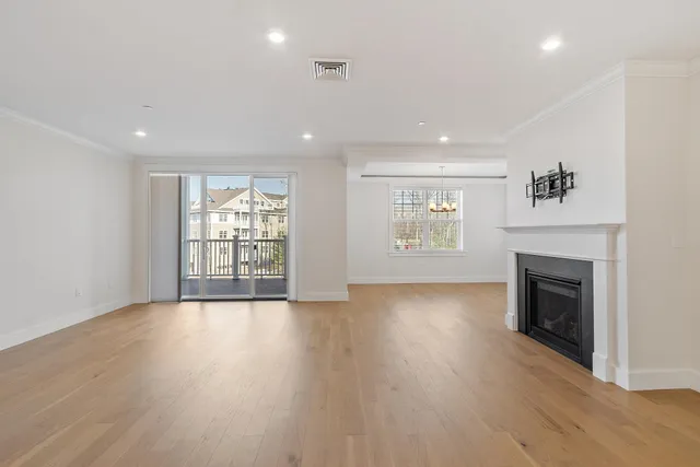 $699,900 | 3 Longview Drive, Unit 305, Atkinson, NH 03811