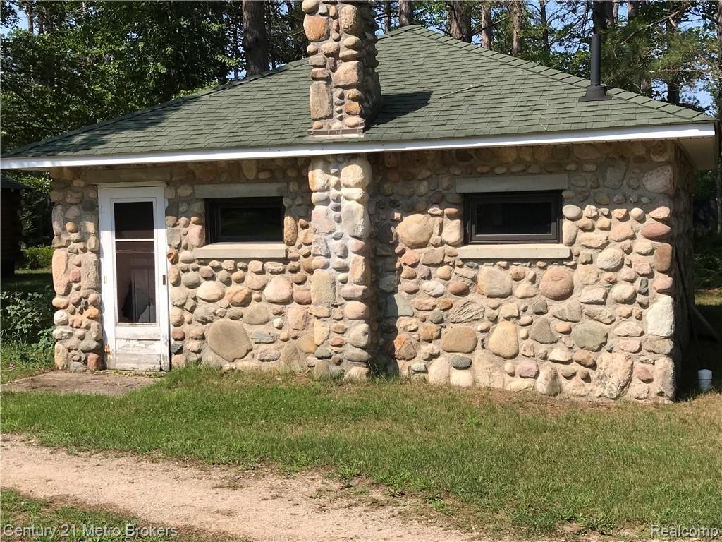 5902 Greenwood Road Gladwin, MI 48624 - Photo 6 of 73 IMG_5214.jpg