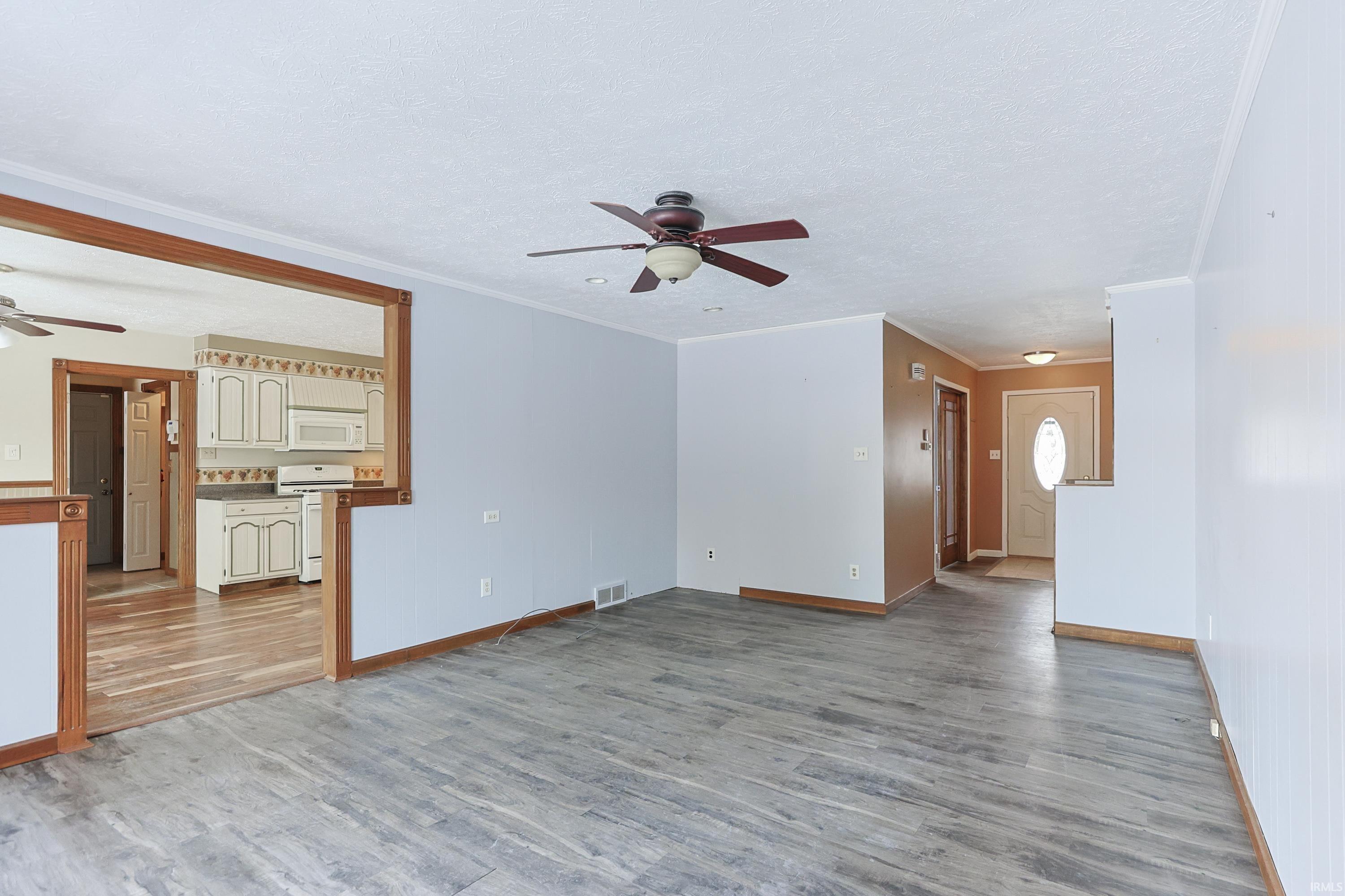 54225 Ash Road Osceola, IN 46561 - Photo 5 of 36 Gallery Image 5
