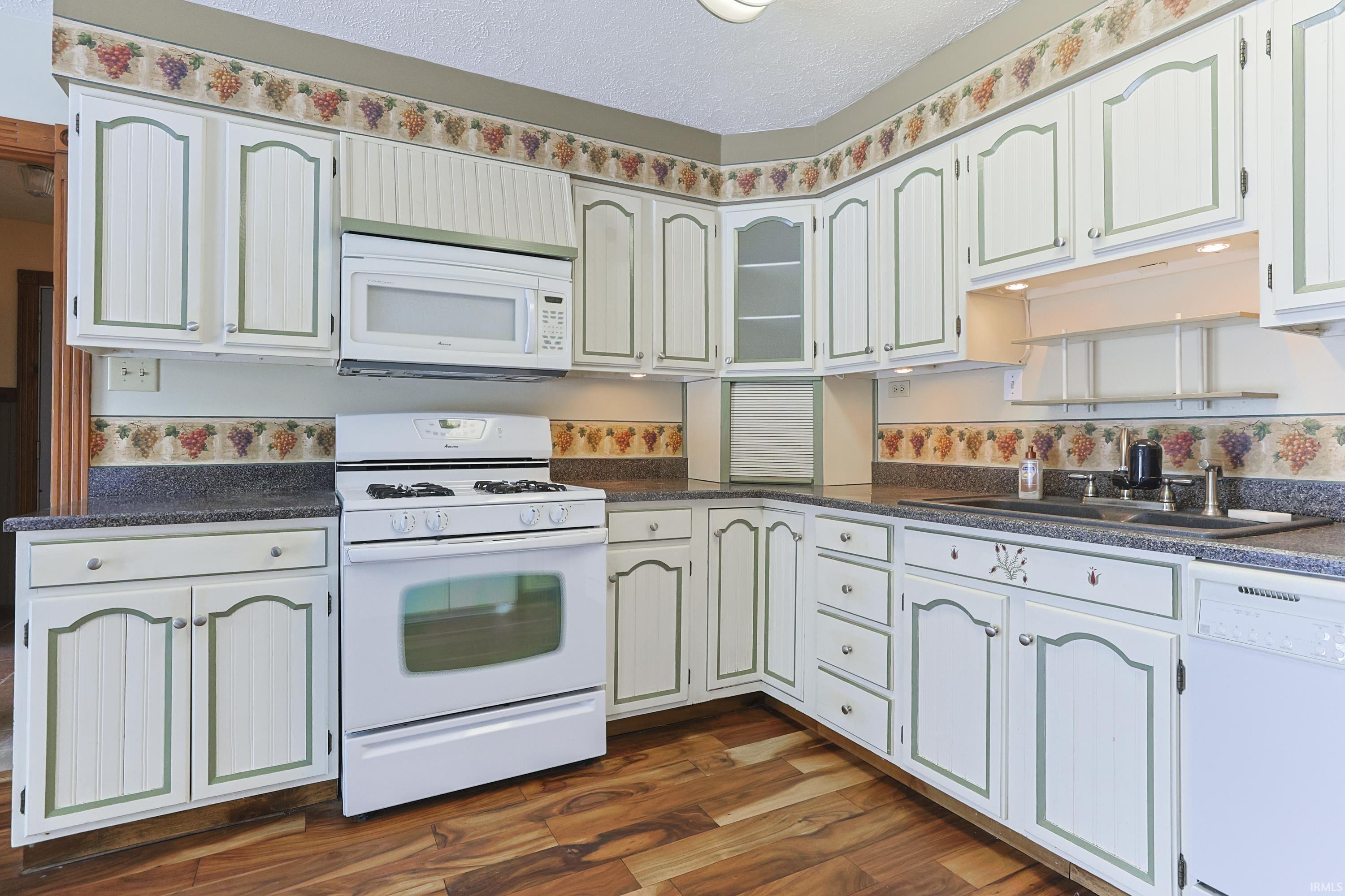 54225 Ash Road Osceola, IN 46561 - Photo 10 of 36 Gallery Image 10