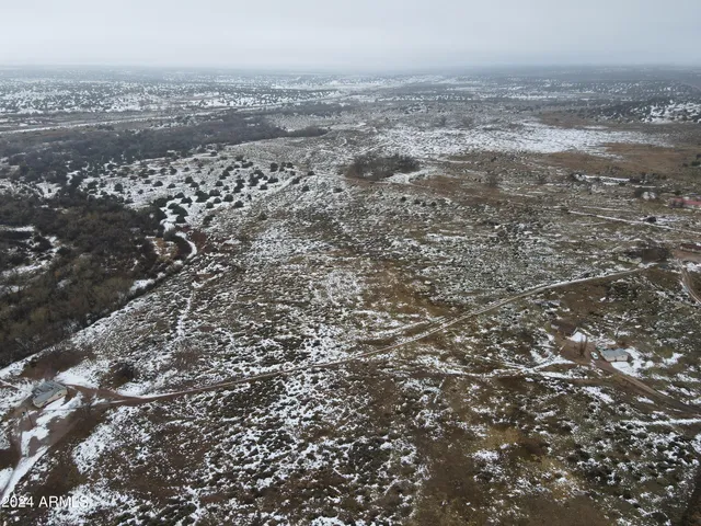 a view of lot of city