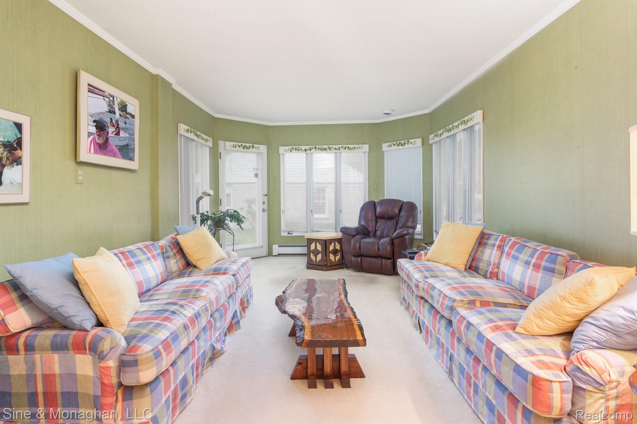 1747 Littlestone Road Grosse Pointe, MI 48236 - Photo 9 of 22 13.jpg