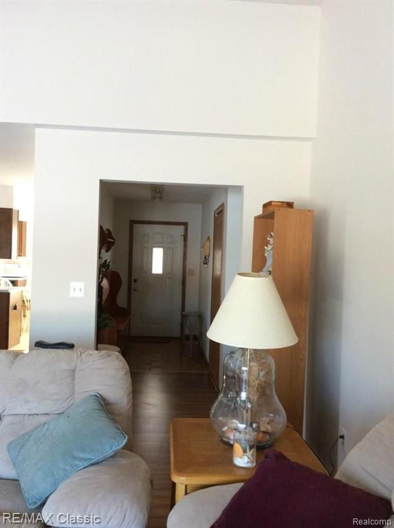 17305 Elwell Road Belleville, MI 48111 - Photo 4 of 30