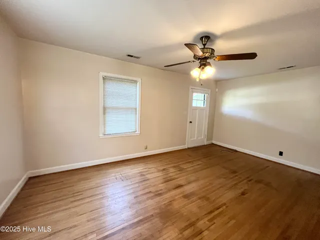 $1,317 | 1001 West Main Street, Elizabeth City, NC 27909