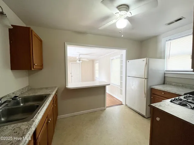 $1,317 | 1001 West Main Street, Elizabeth City, NC 27909