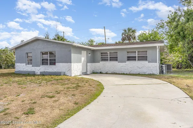 $2,077 | 589 Clarke Street, Cocoa, FL 32926
