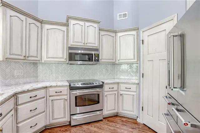 $669,900 | 6764 Longview Road, Shawnee, KS 66218