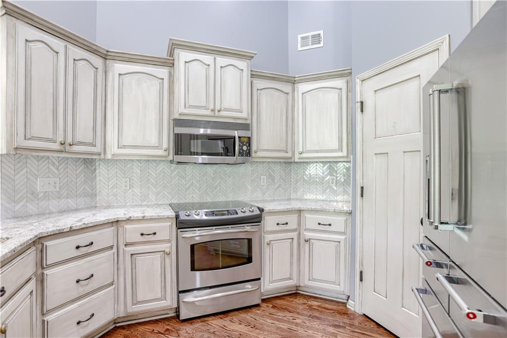 6764 Longview Road Shawnee, KS 66218 - Photo 15 of 57